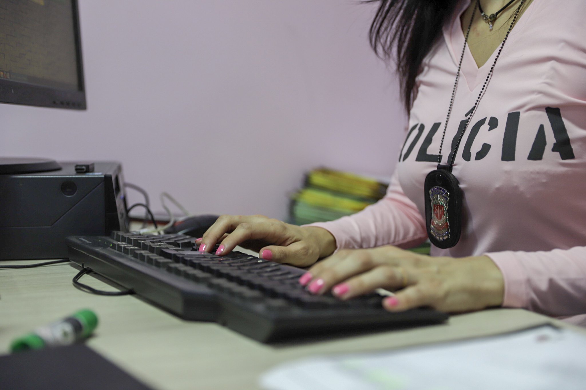 Atendimento 24 horas de duas Delegacias de Defesa da Mulher